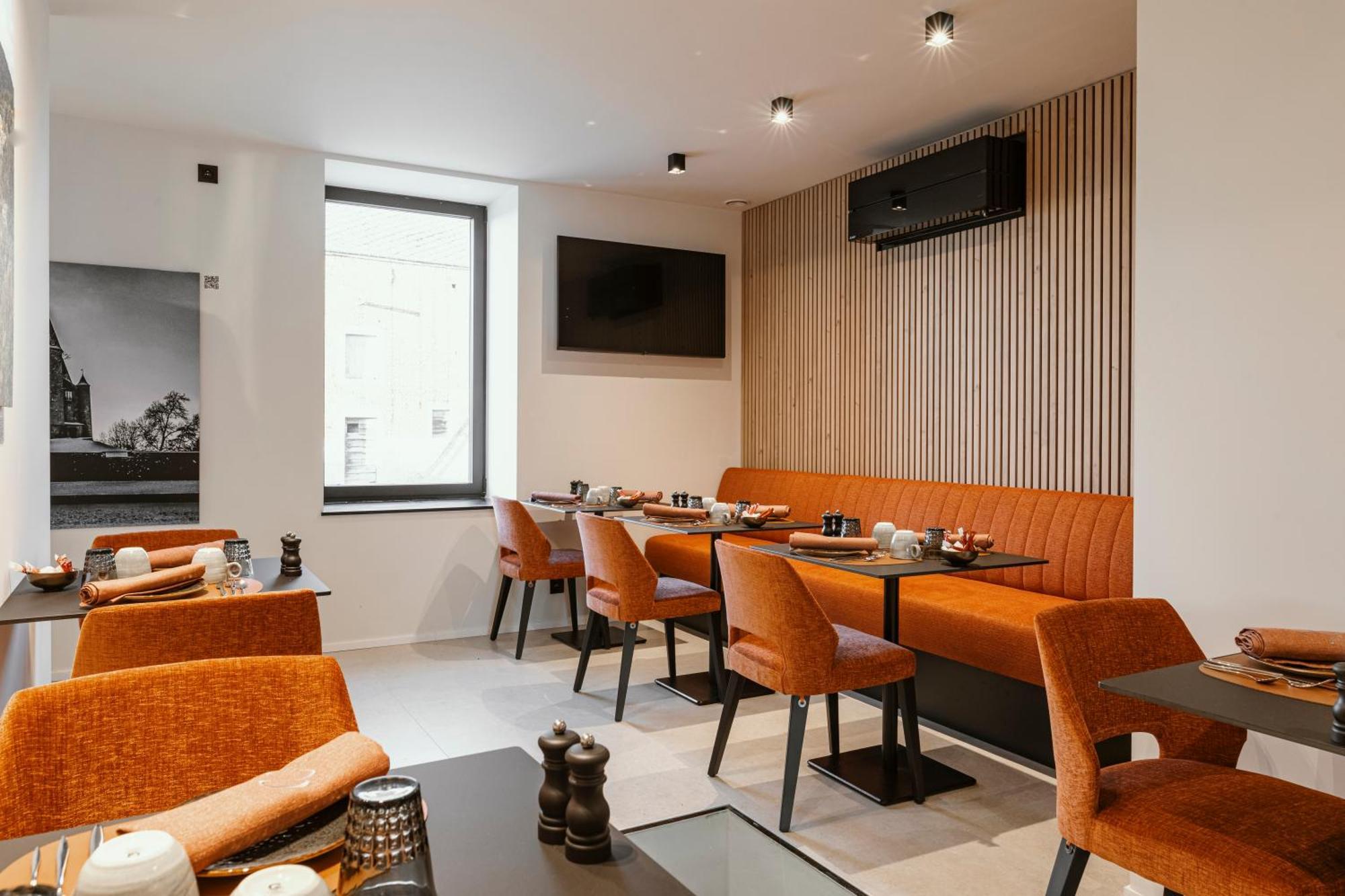 Cc Nomie Hotel Restaurant دينانت المظهر الخارجي الصورة
