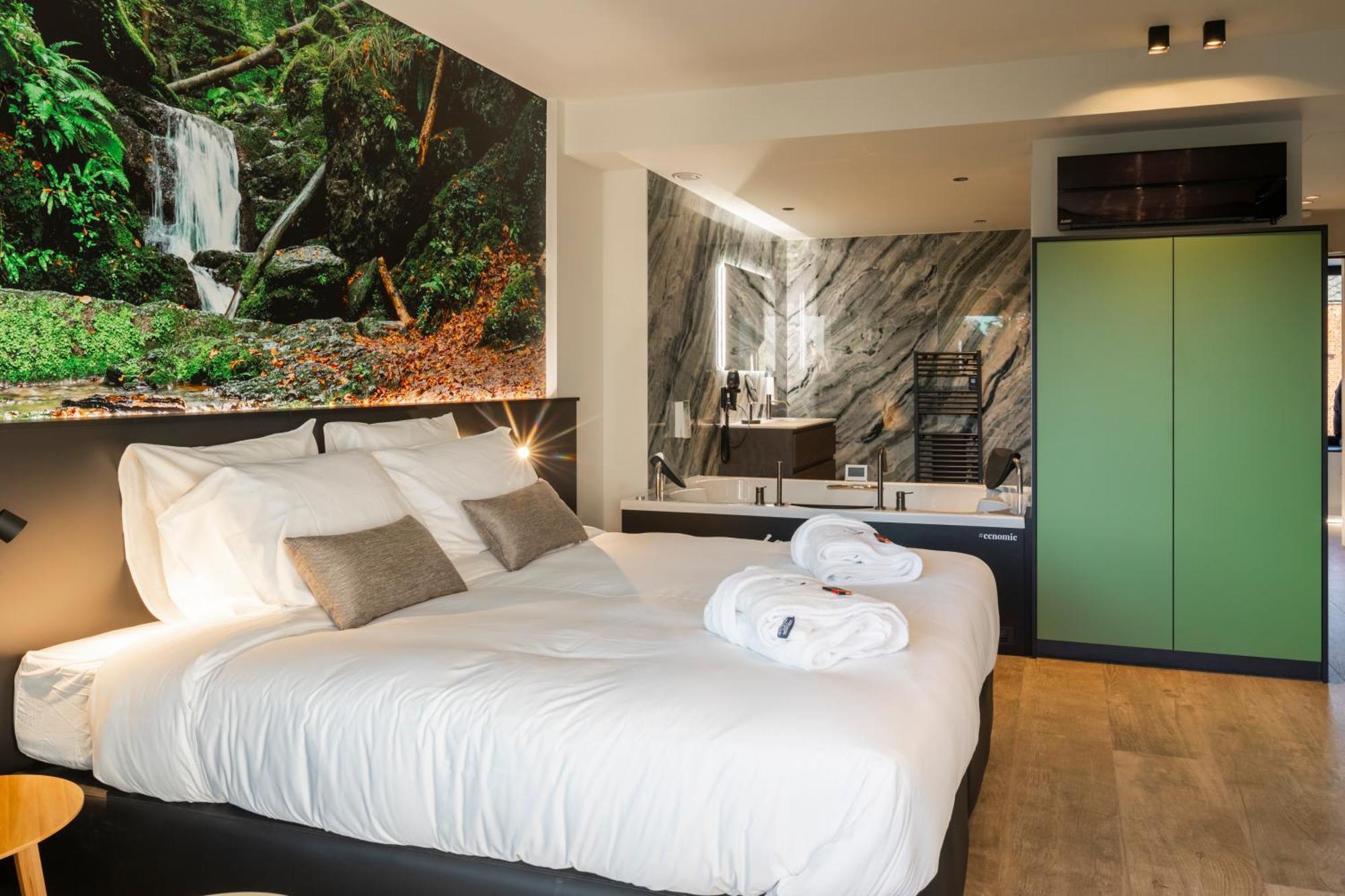 Cc Nomie Hotel Restaurant دينانت المظهر الخارجي الصورة