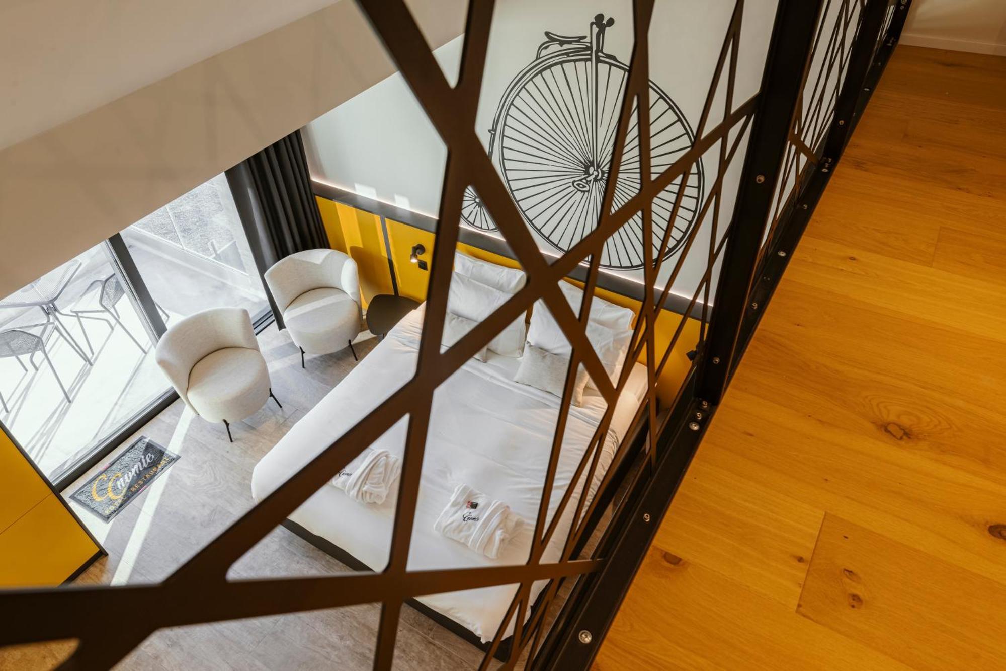 Cc Nomie Hotel Restaurant دينانت المظهر الخارجي الصورة